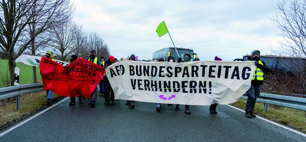 AfD Parteitag, Blockaden und Gegendemos in Riesa, 11.01.2025. Demo-Fronttransparent mit der Aufschrift: "AfD Bundesparteitag verhindern"